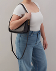 HOBO MIA CRESCENT HOBO
