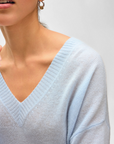 WHITE & WARREN FEATHERWEIGHT CASHMERE V NECK