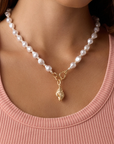 GORJANA TULIP SHELL PARKER CHARM GOLD