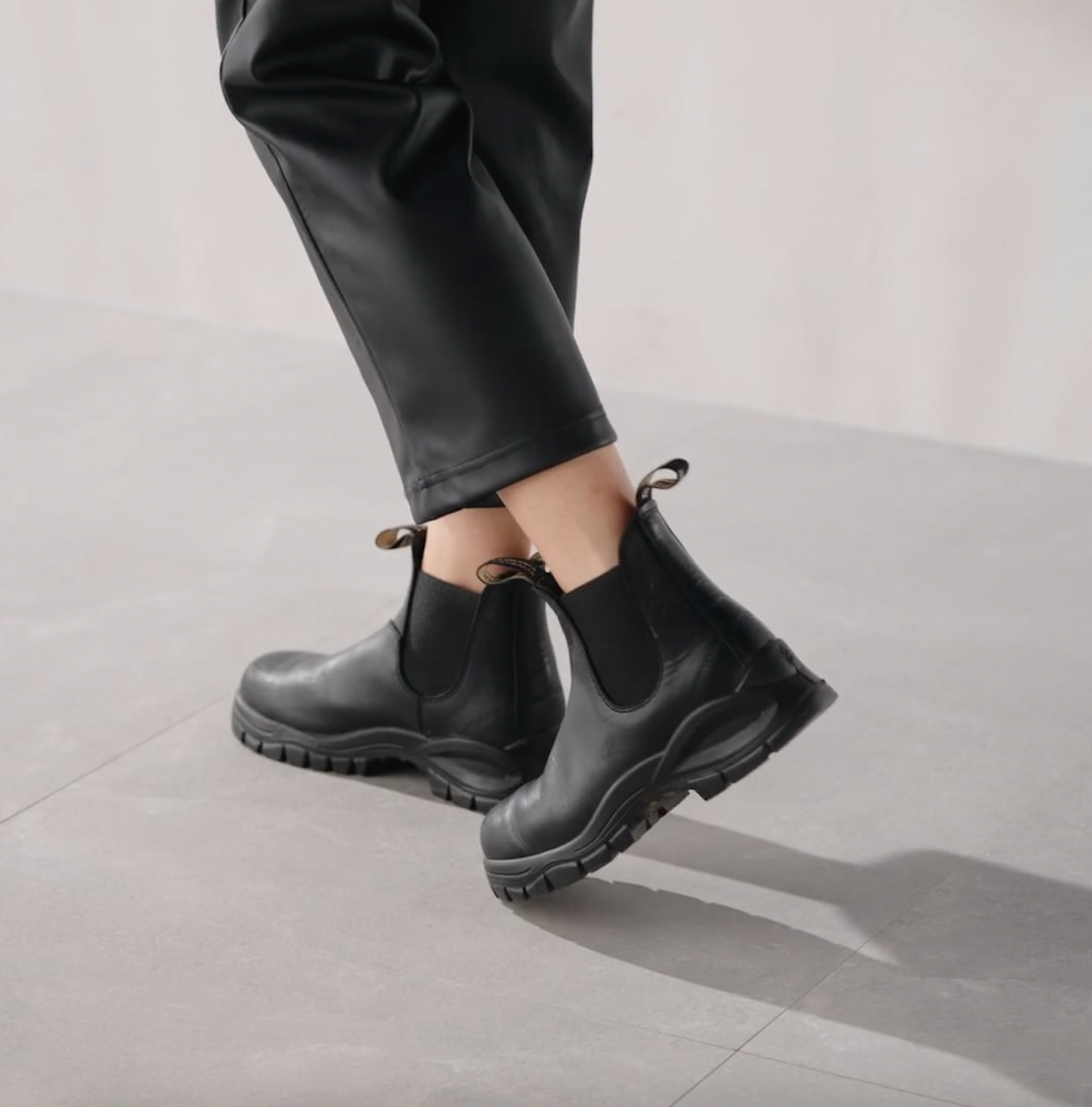 Blundstone voltan black best sale