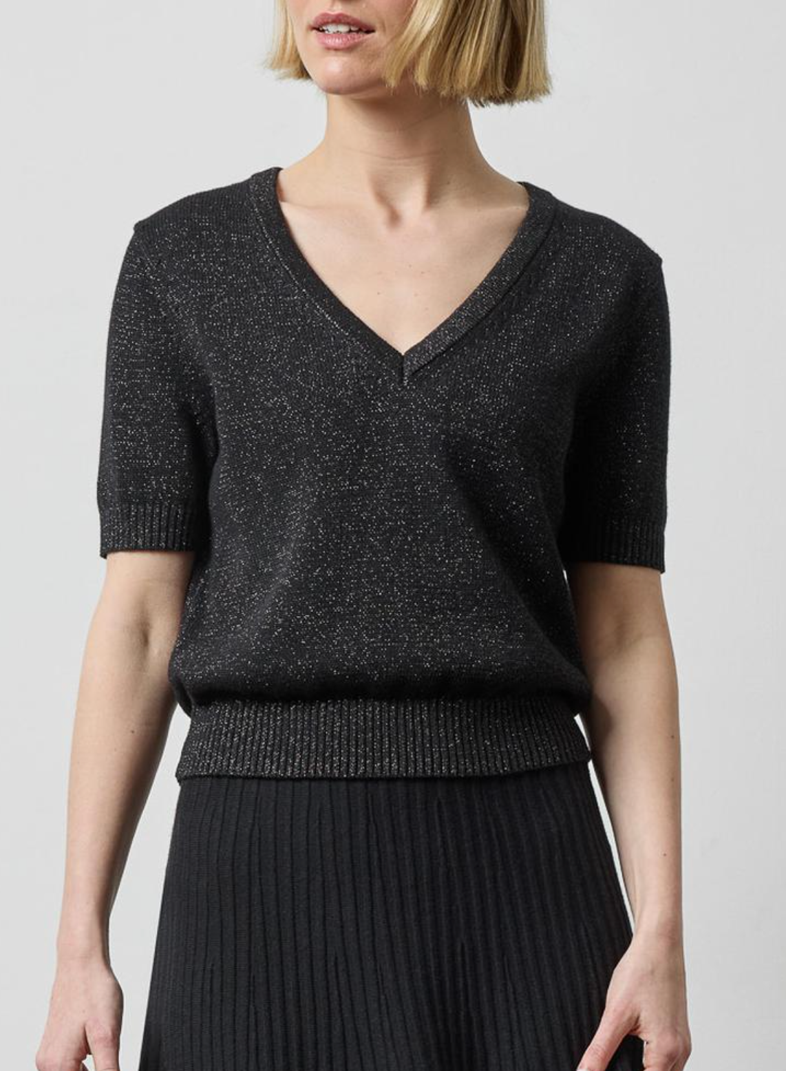 LILLA P SHORT SLEEVE V-NECK SPARKLE SWEATER