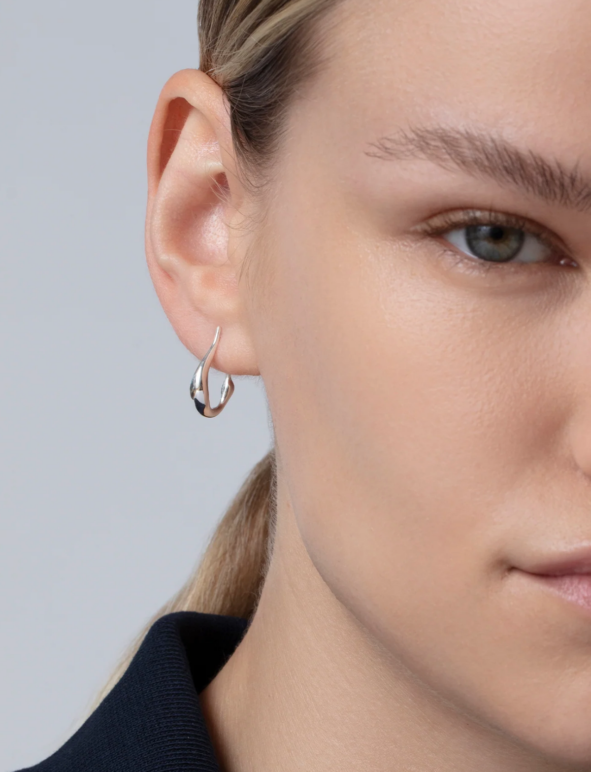 JENNY BIRD SILVER MINI COLETTE HOOP EARRINGS