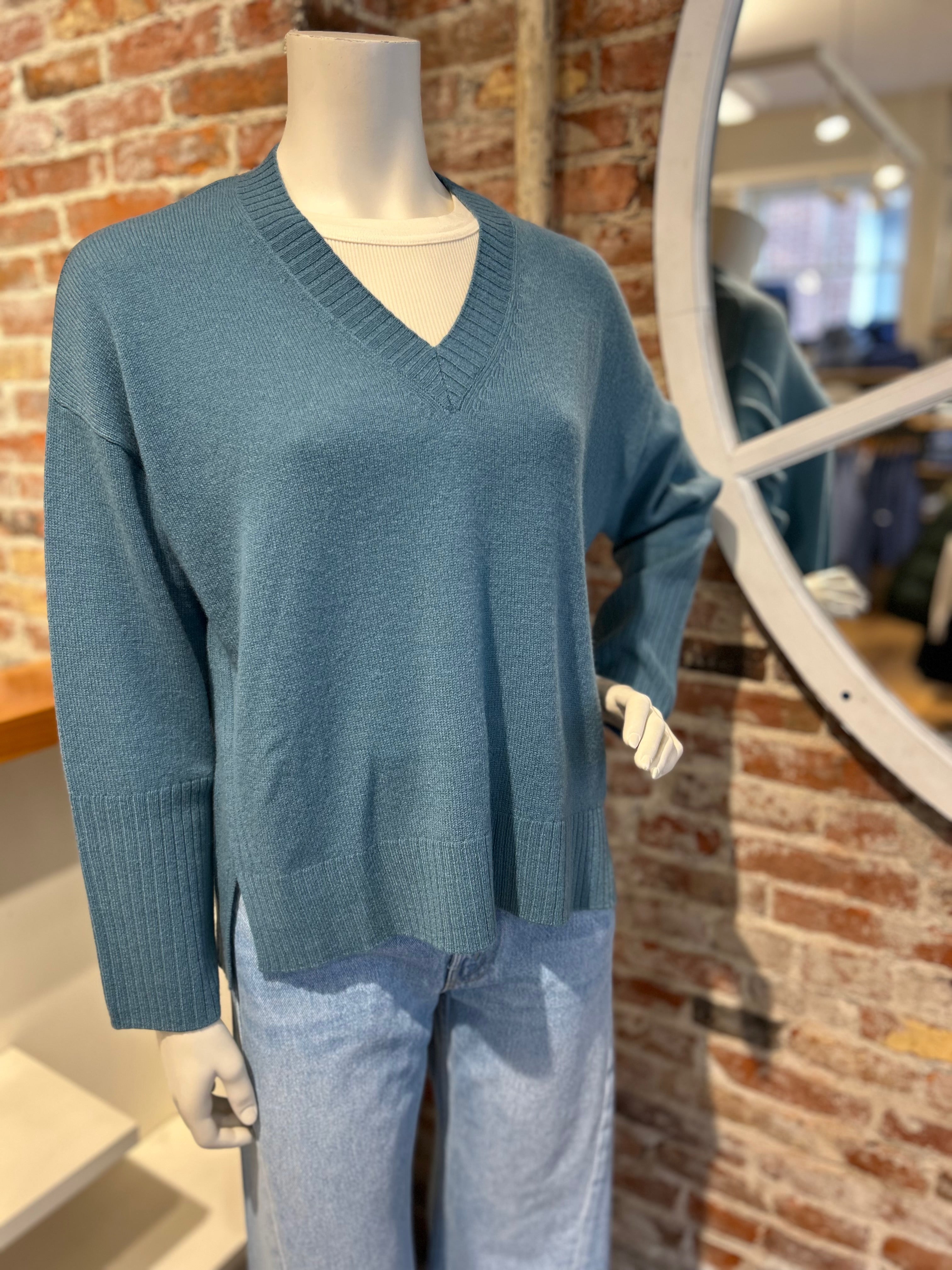 ALASHAN CASHMERE DEVIN HI LOW V NECK