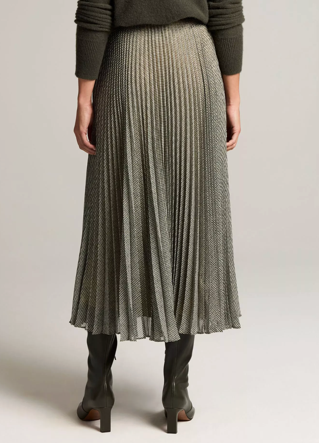 VINCE SHEER HOUNDSTOOTH PLEATED PULL ON SKIRT