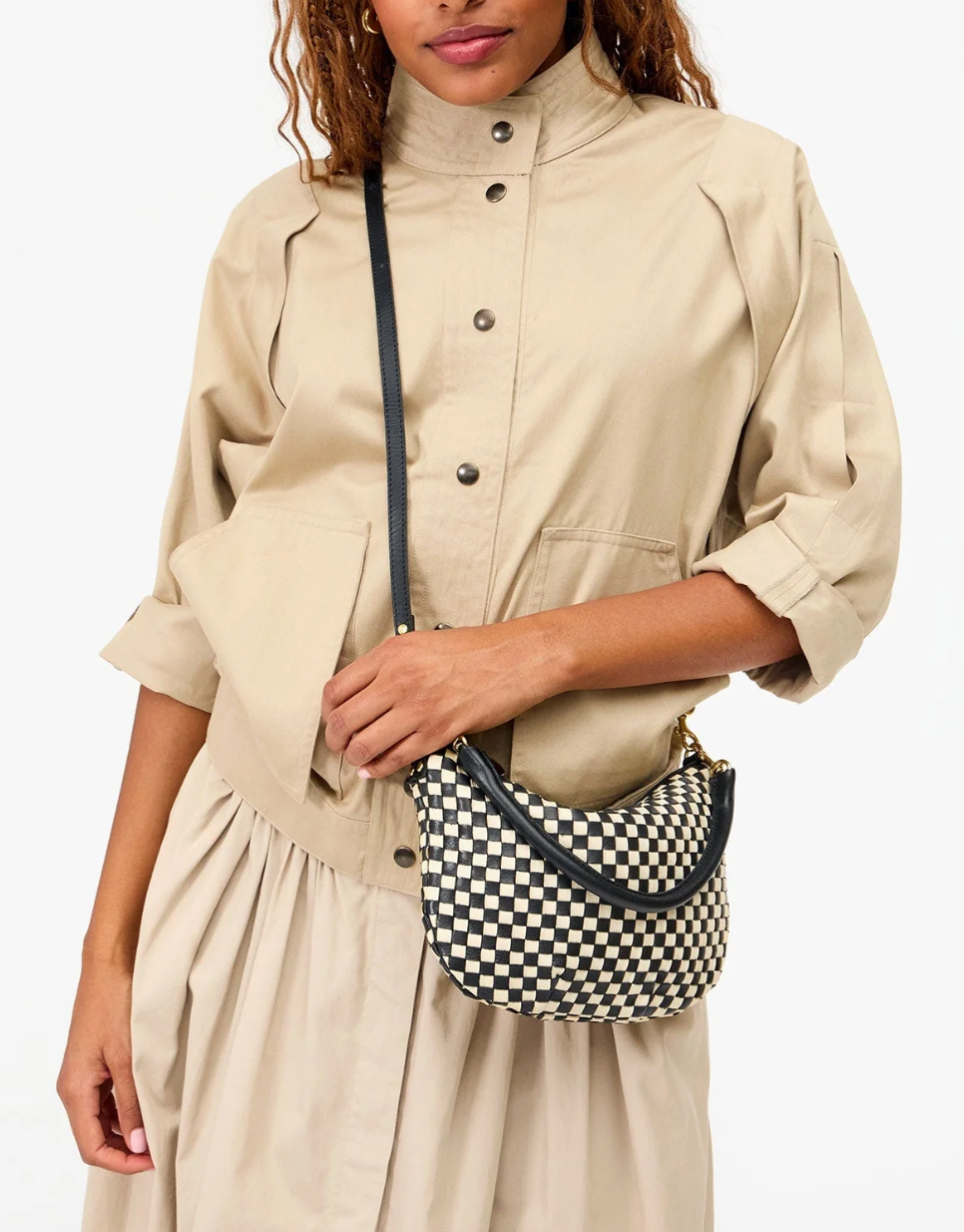 CLARE V WOVEN PETIT MOYEN MESSENGER