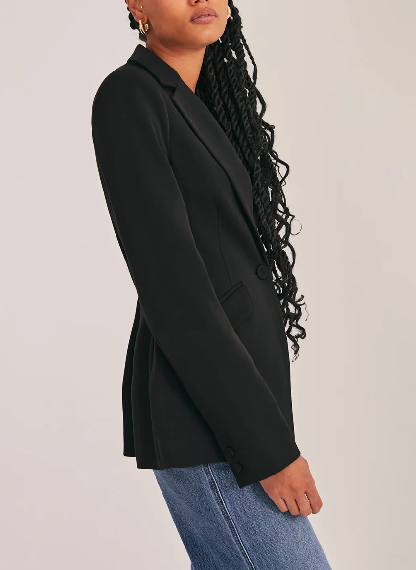 FAVORITE DAUGHTER THE CLASSIC BLAZER