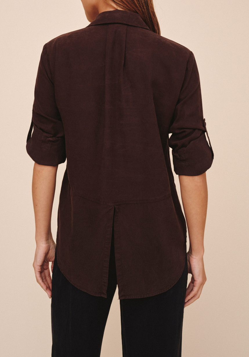 BELLA DAHL SPLIT BACK BUTTON DOWN