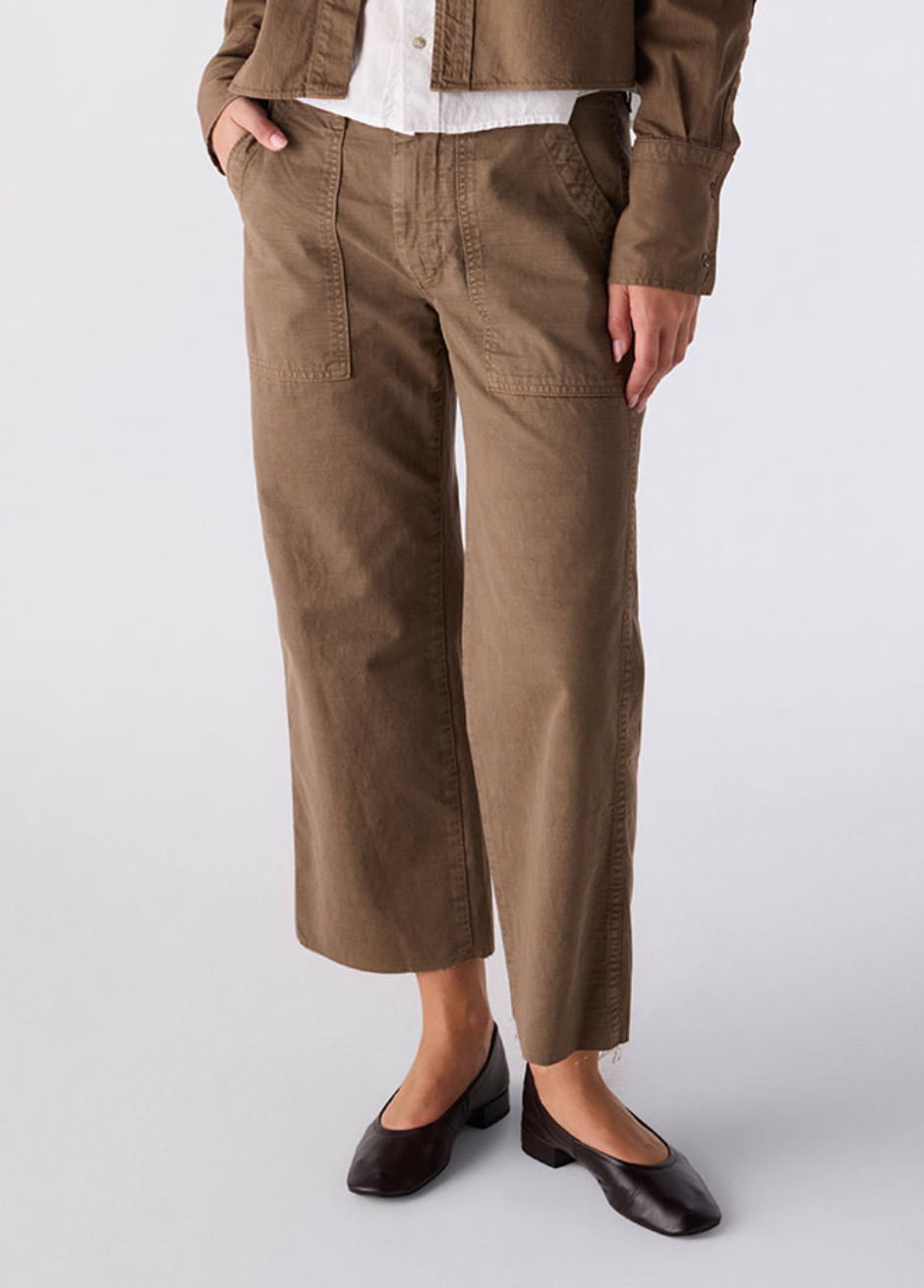 AMO EASY ARMY SLOUCH CROP