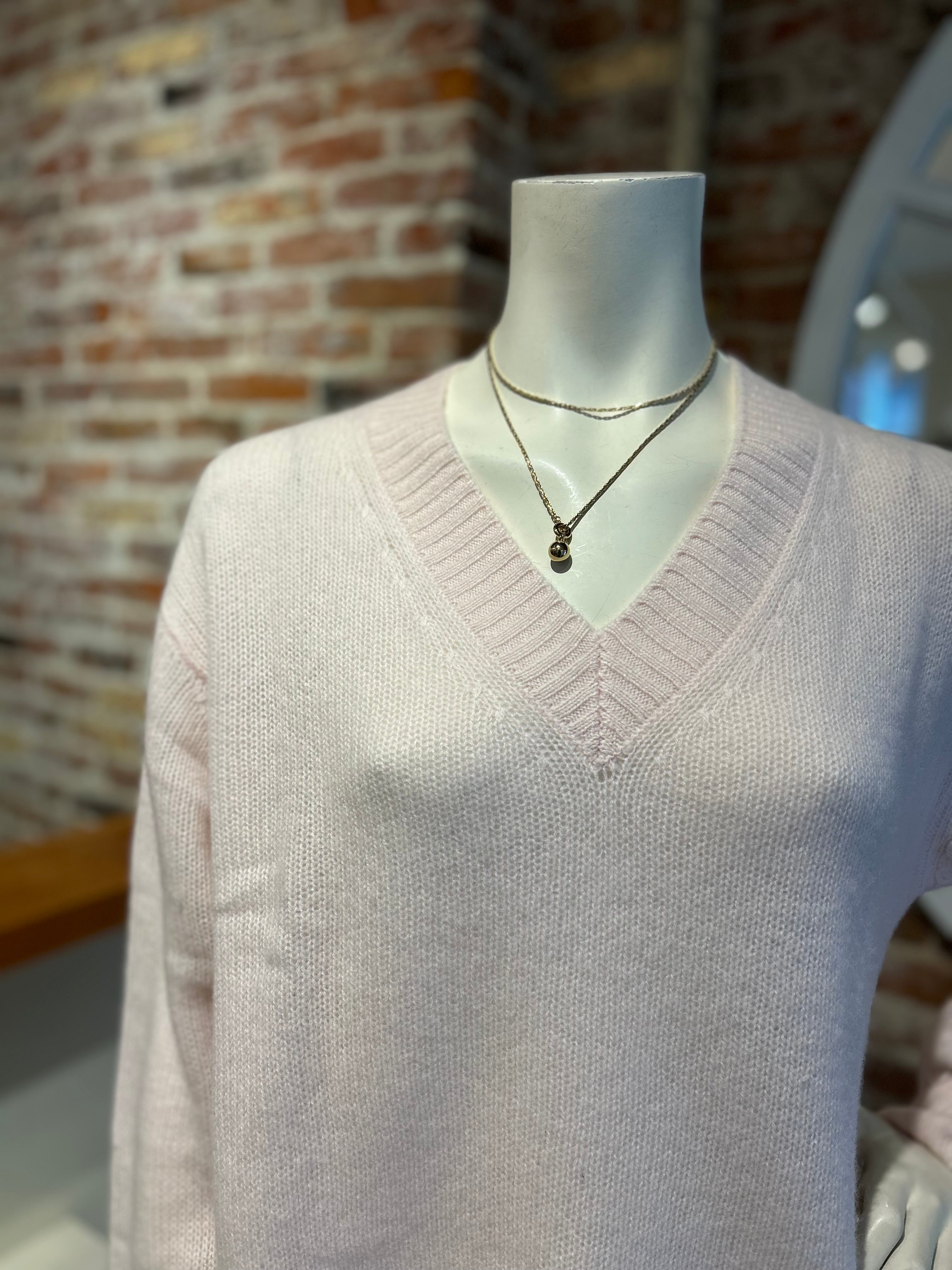 WHITE &amp; WARREN FEATHERWEIGHT CASHMERE V NECK