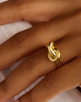 GORJANA GOLD INFINITY KNOT RING (SIZE 6)