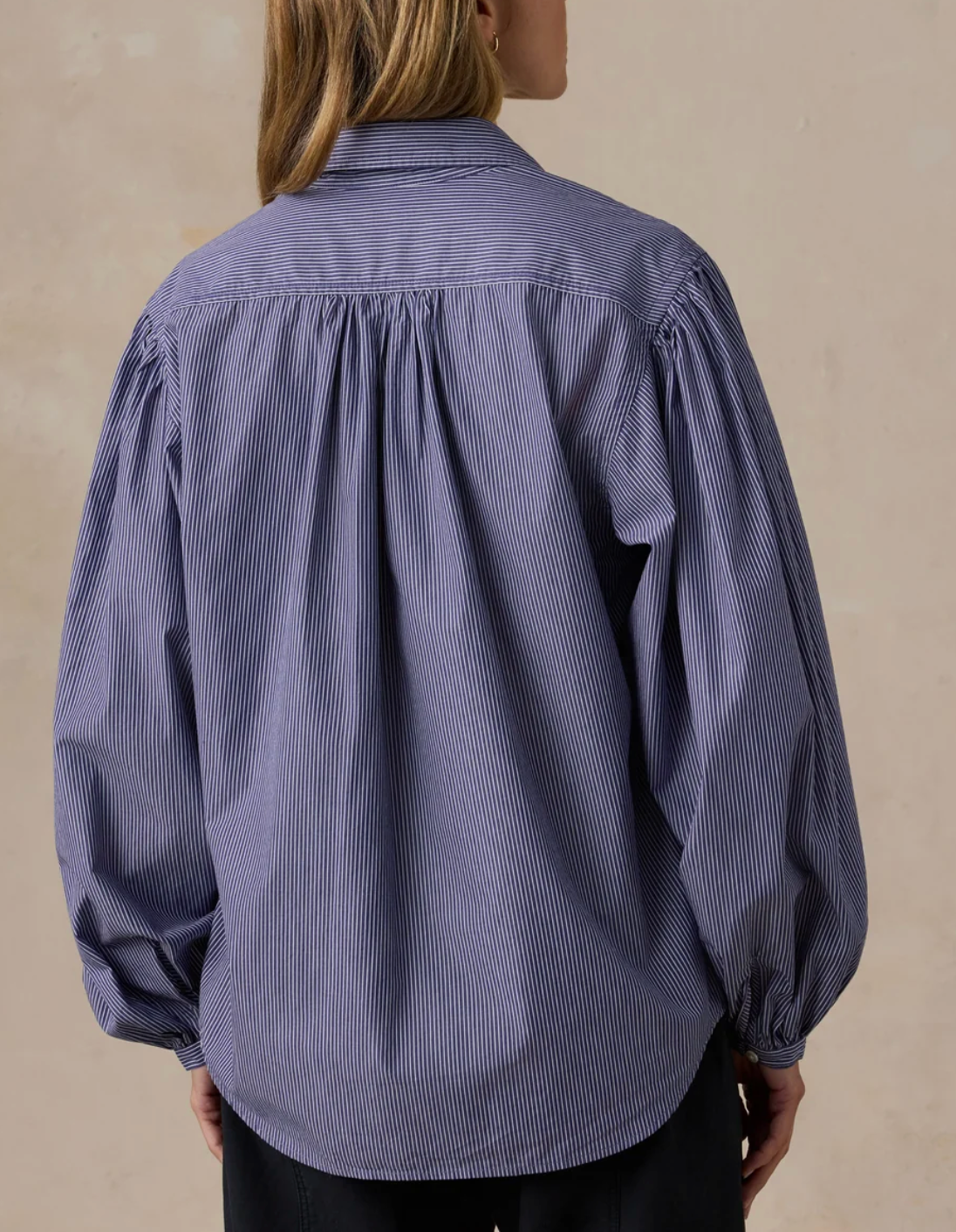 FAHERTY COASTAL POPLIN SUKI BLOUSE