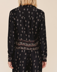 BELLA DAHL LONG SLEEVE CROP SHIRT