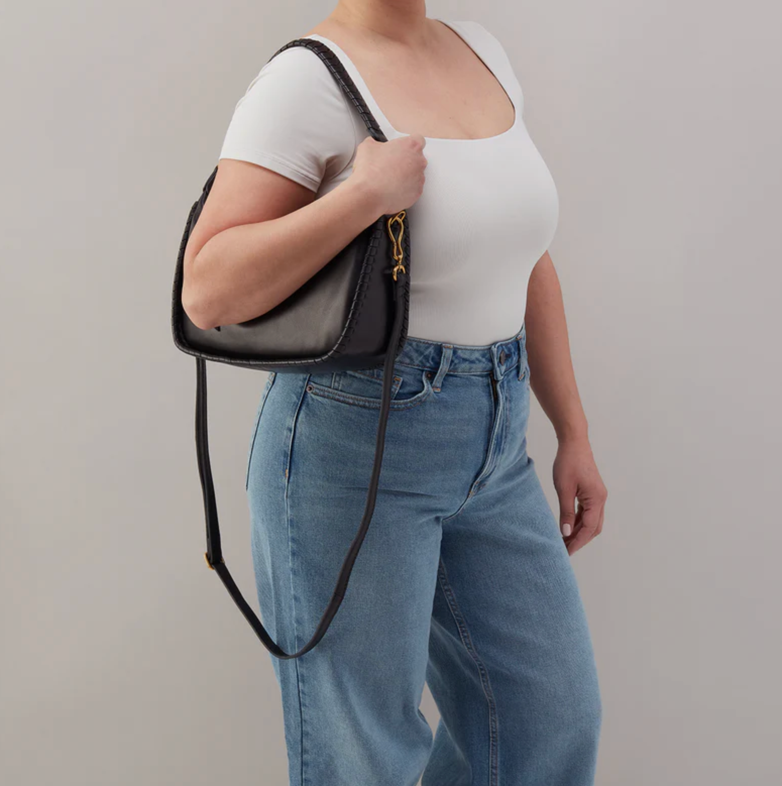 HOBO MIA CRESCENT HOBO