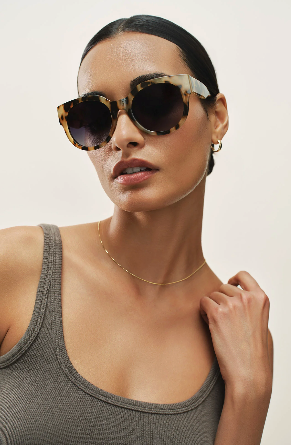 Z SUPPLY LUNCH DATE SUNGLASSES - DARK TORTOISE/GRADIENT