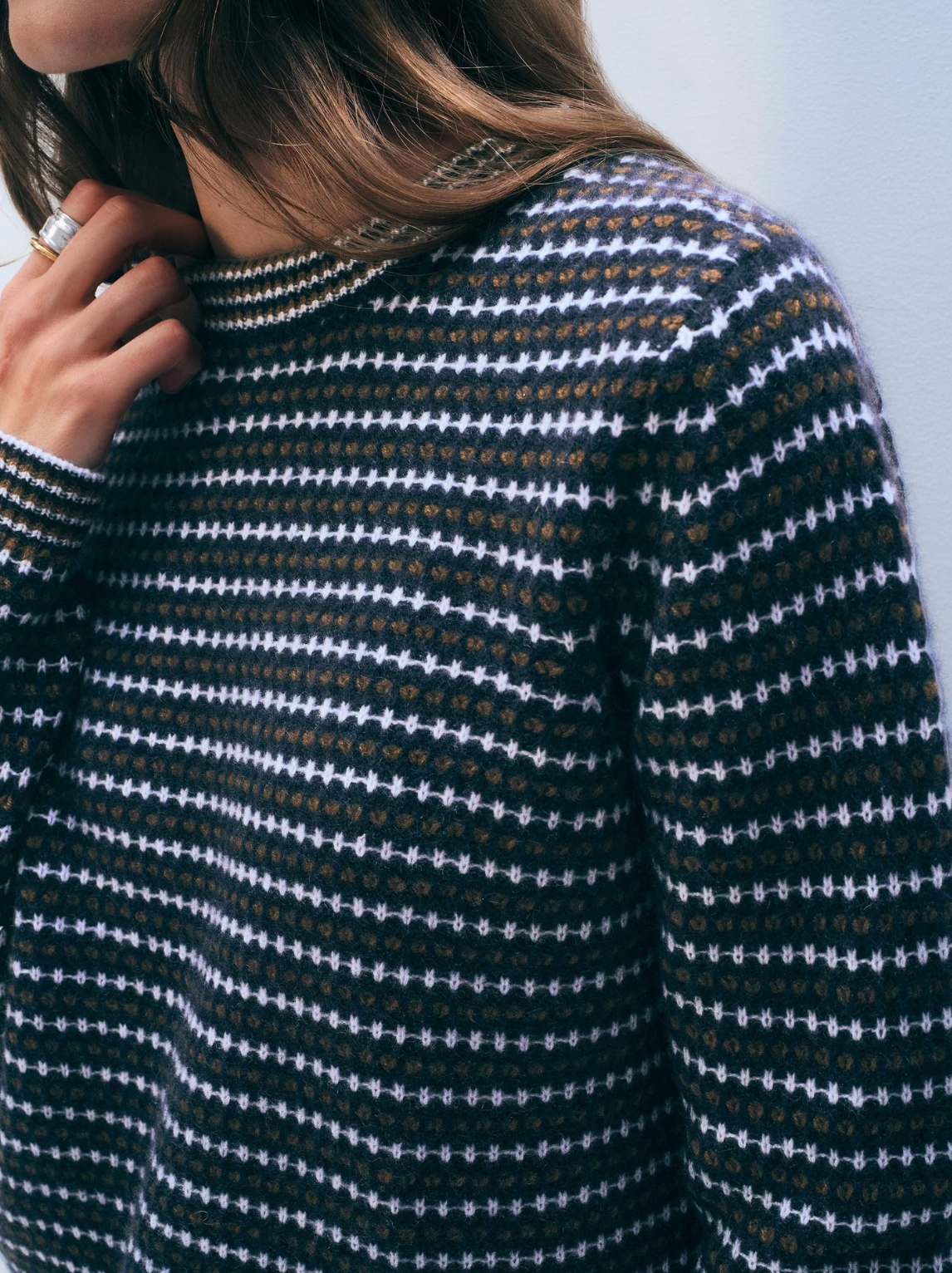 WHITE &amp; WARREN CASHMERE TEXTURED STRIPE CREW