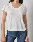 LILLA P RELAXED SHORT SLEEVE V-NECK TEE