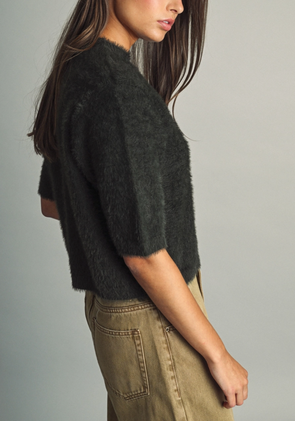 MIOU MUSE FLUFFY CROPPED SWEATER