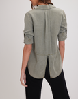 BELLA DAHL SPLIT BACK BUTTON DOWN