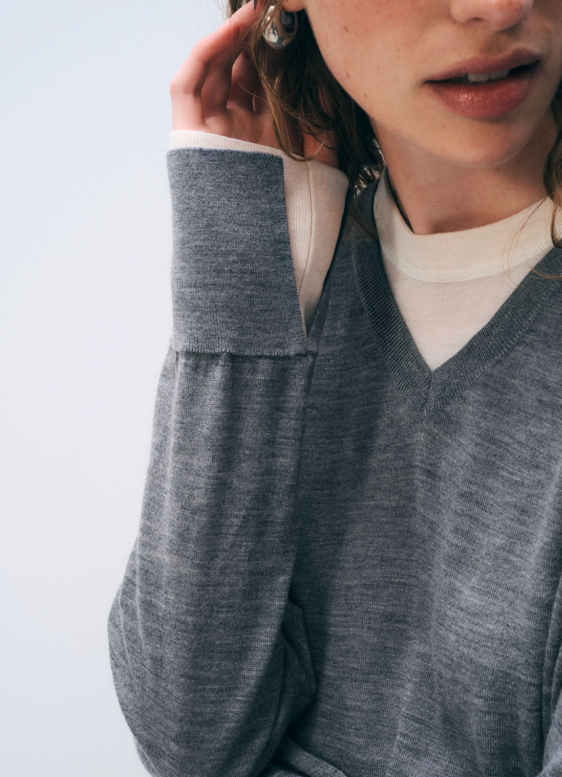 WHITE &amp; WARREN SUPERFINE MERINO LAYERED V NECK