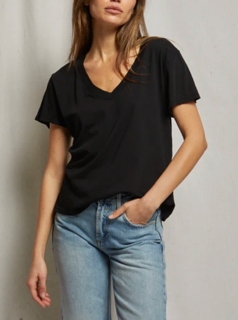 PERFECTWHITETEE HENDRIX COTTON SHORT SLEEVE BOXY V NECK TEE