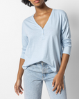 LILLA P EASY V NECK HENLEY